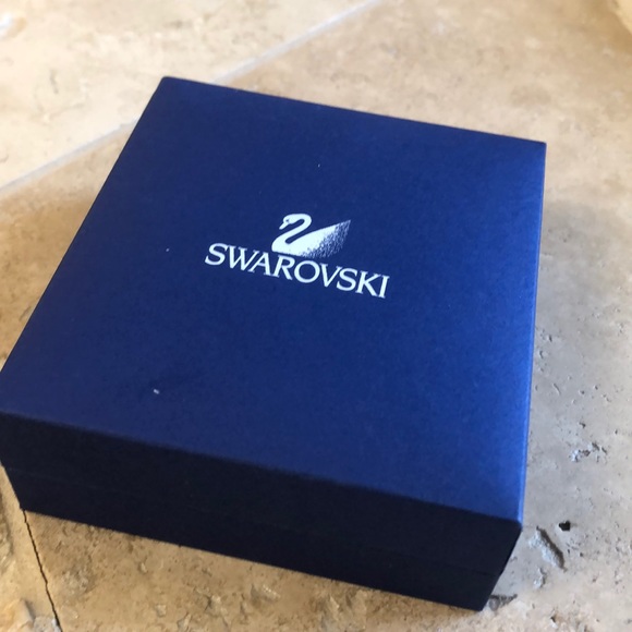 NWOT Swarovski Purple and Silver Necklace - Picture 4 of 6